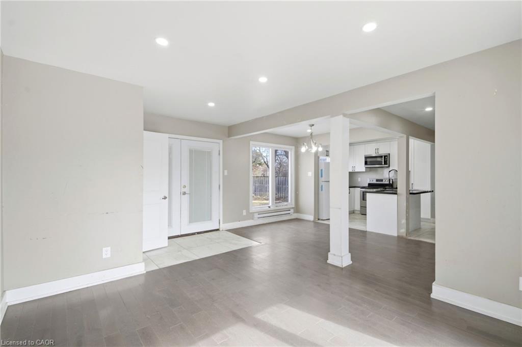 8 Huronia Court Property Photo 6