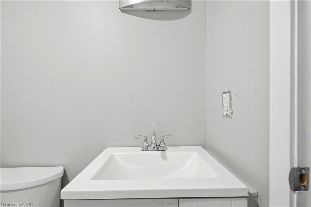 8 Huronia Court Property Photo 27