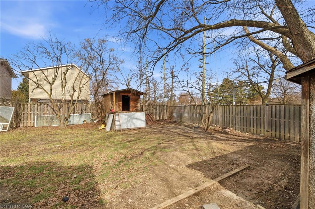 8 Huronia Court Property Photo 35