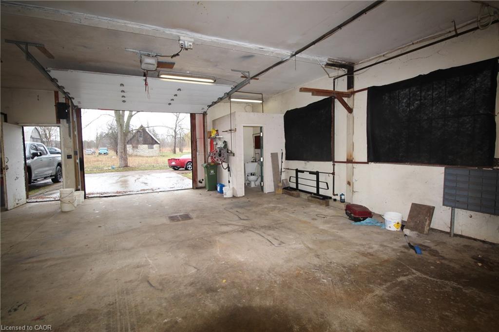 481 Garner Road E Property Photo 2