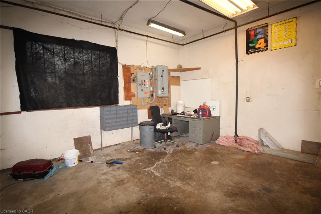 481 Garner Road E Property Photo 4