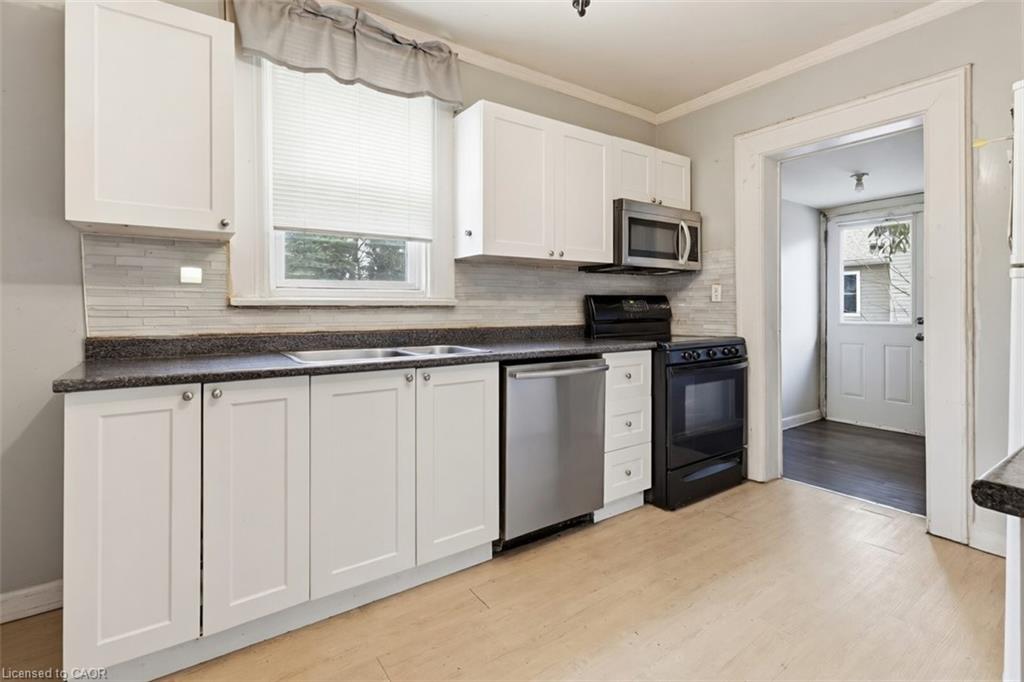 142 Stanley Street Property Photo 8