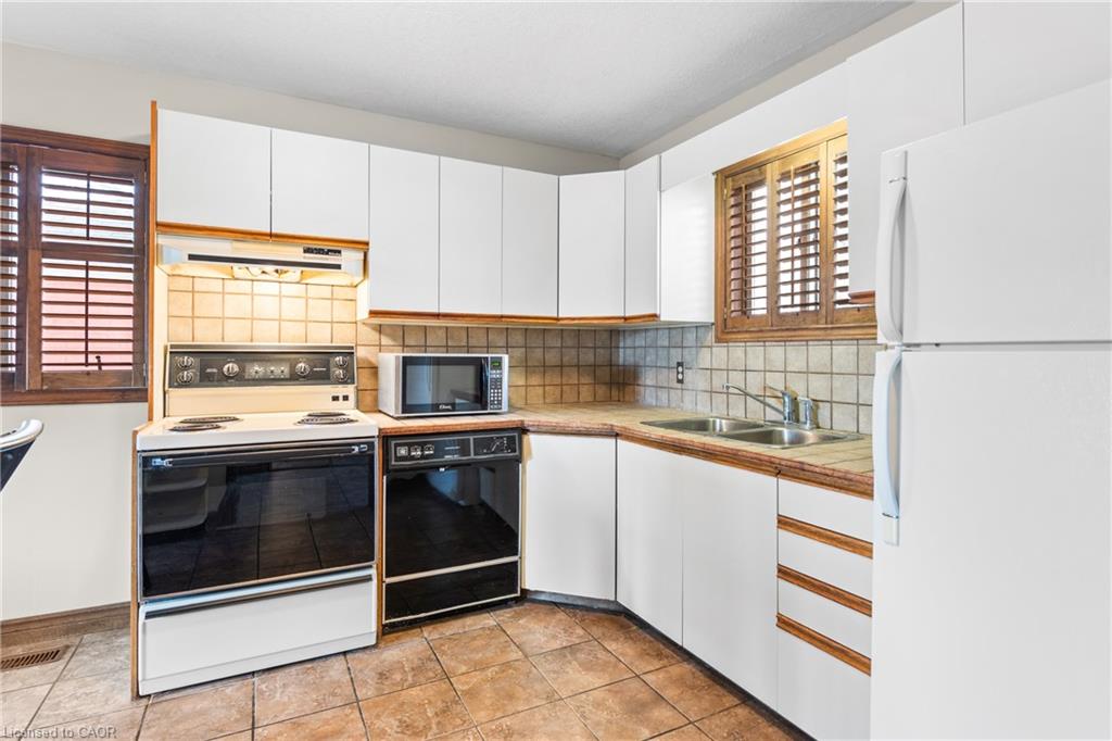 10 Glebe Street Property Photo 23