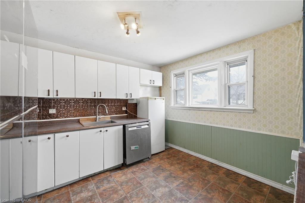 345 Linwood Avenue Property Photo 26