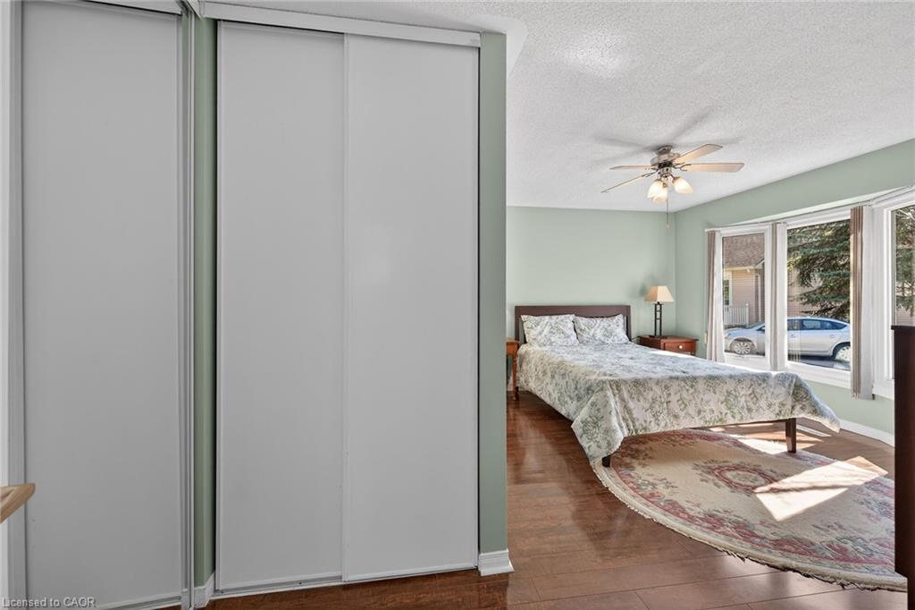 232 Silverbirch Boulevard Property Photo 17