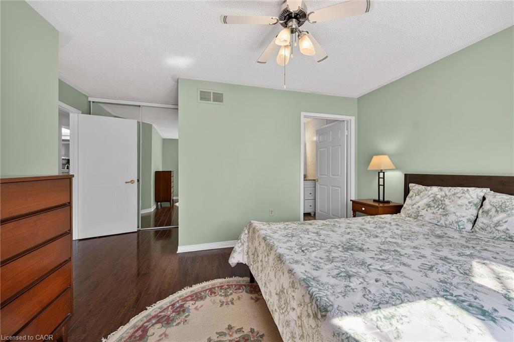 232 Silverbirch Boulevard Property Photo 20