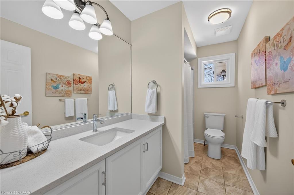 232 Silverbirch Boulevard Property Photo 23