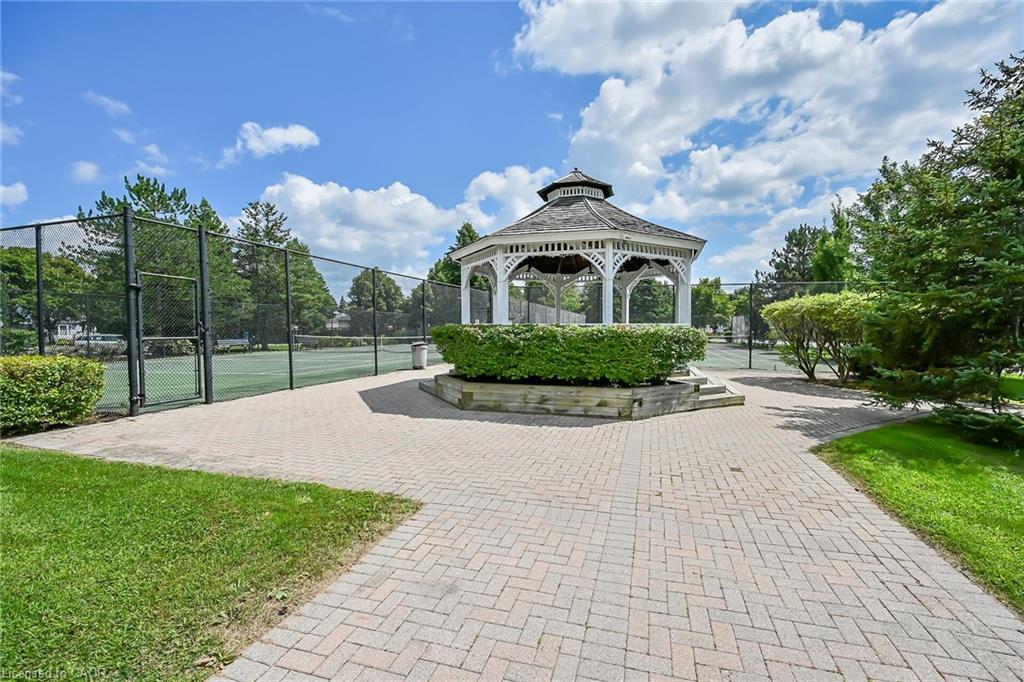 232 Silverbirch Boulevard Property Photo 44