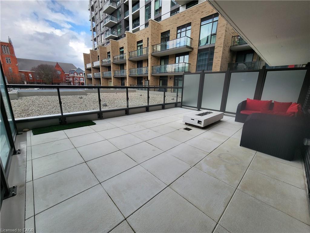 228-55 Duke Street W Property Photo 7