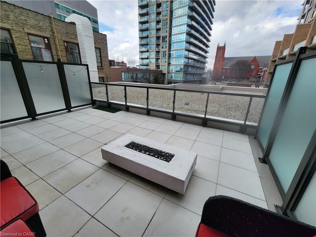 228-55 Duke Street W Property Photo 8