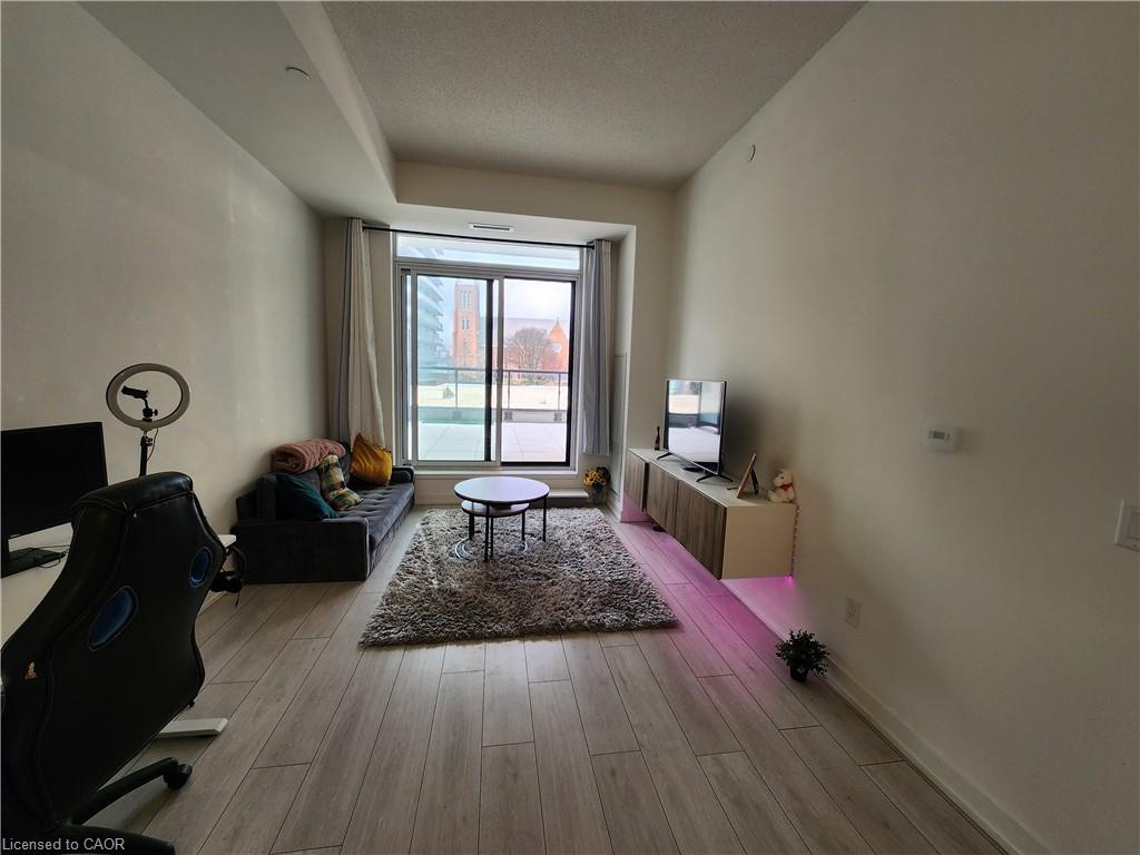 228-55 Duke Street W Property Photo 9
