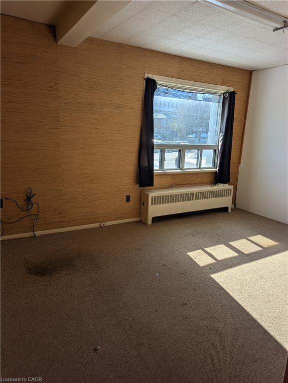 2d-207 King Street S Property Photo 7