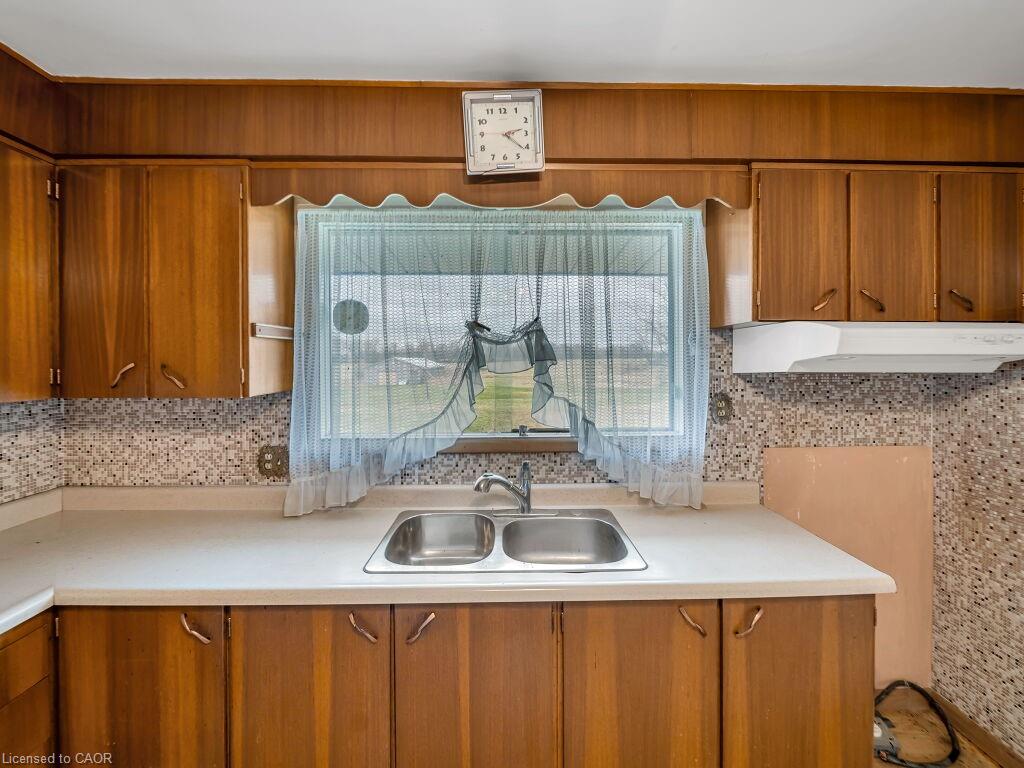 1416 Highway 6 Property Photo 5