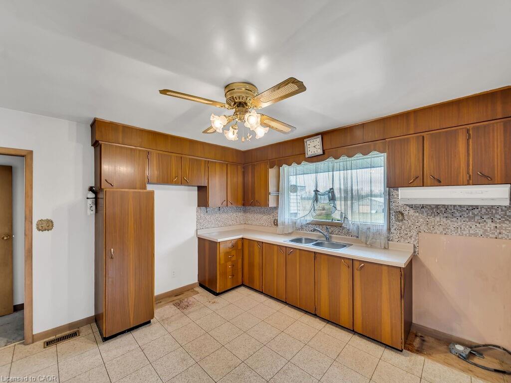 1416 Highway 6 Property Photo 8
