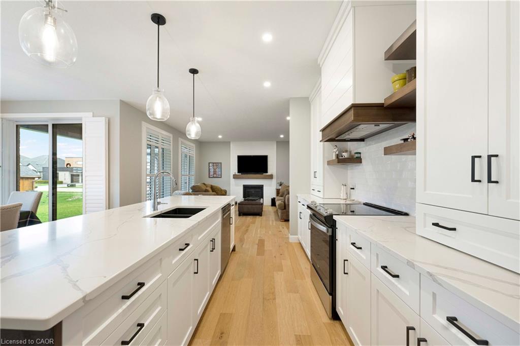 160 Hemlock Street Property Photo 8