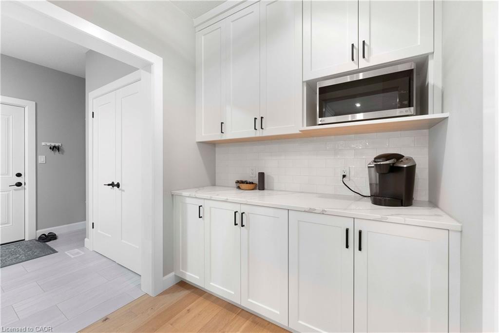 160 Hemlock Street Property Photo 11