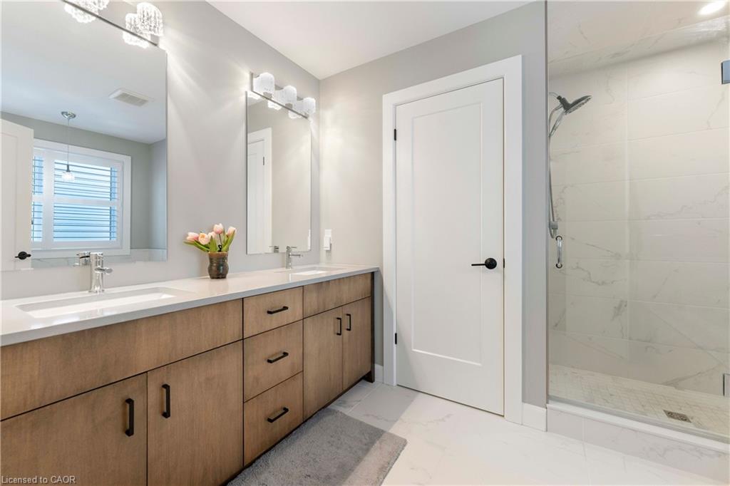160 Hemlock Street Property Photo 14