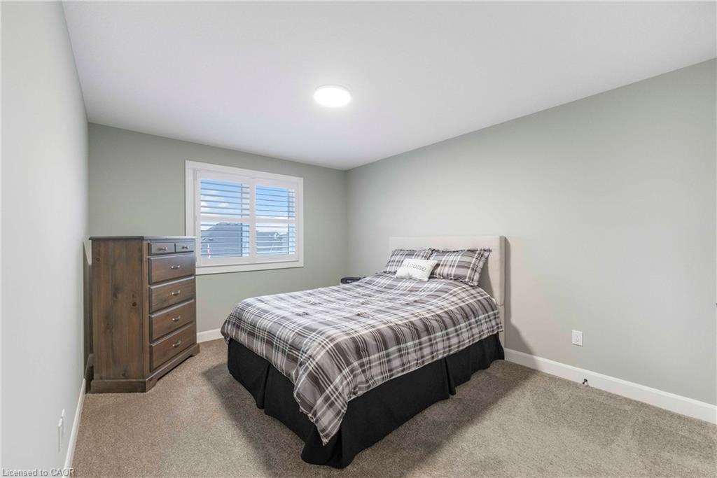 160 Hemlock Street Property Photo 16