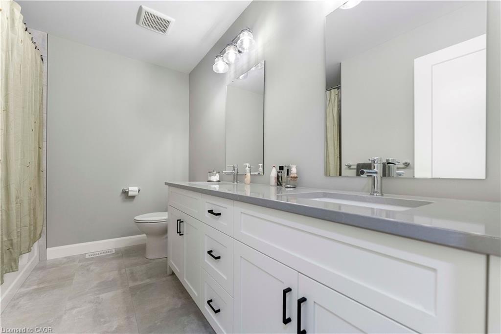 160 Hemlock Street Property Photo 17