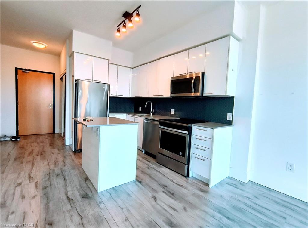 602-15 Prince Albert Boulevard Property Photo 6