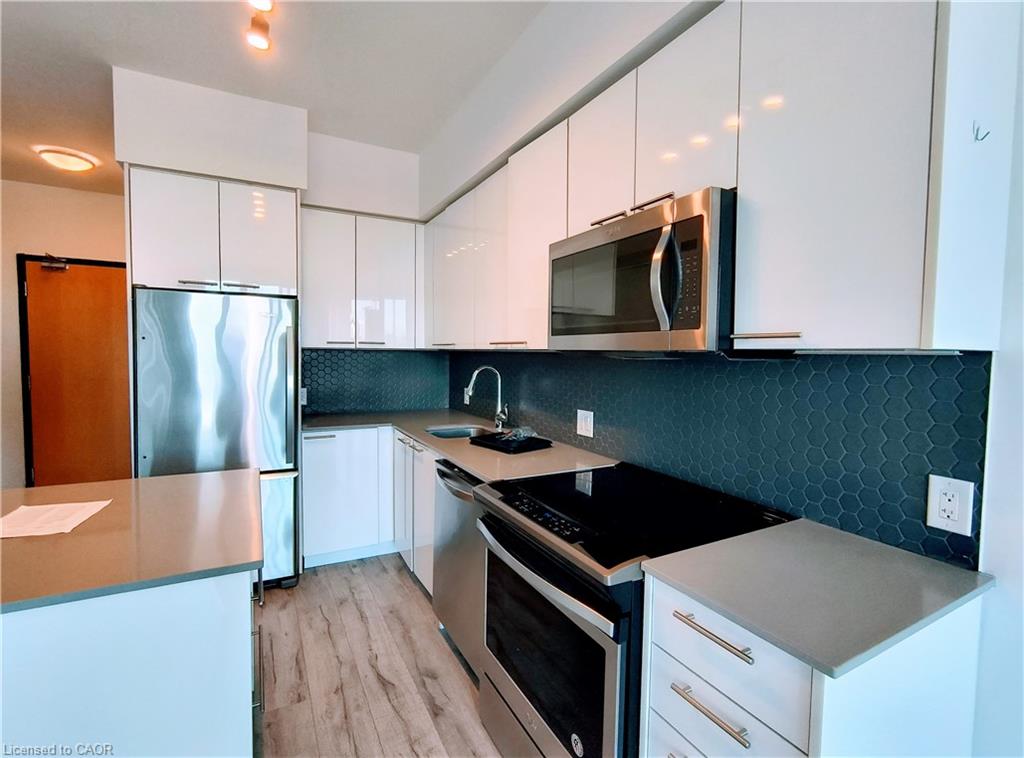 602-15 Prince Albert Boulevard Property Photo 7