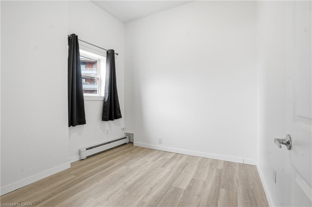 14 Avenue Place Property Photo 6