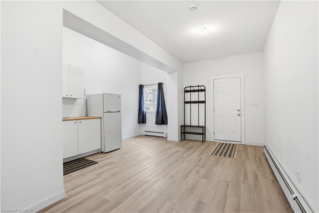 14 Avenue Place Property Photo 9