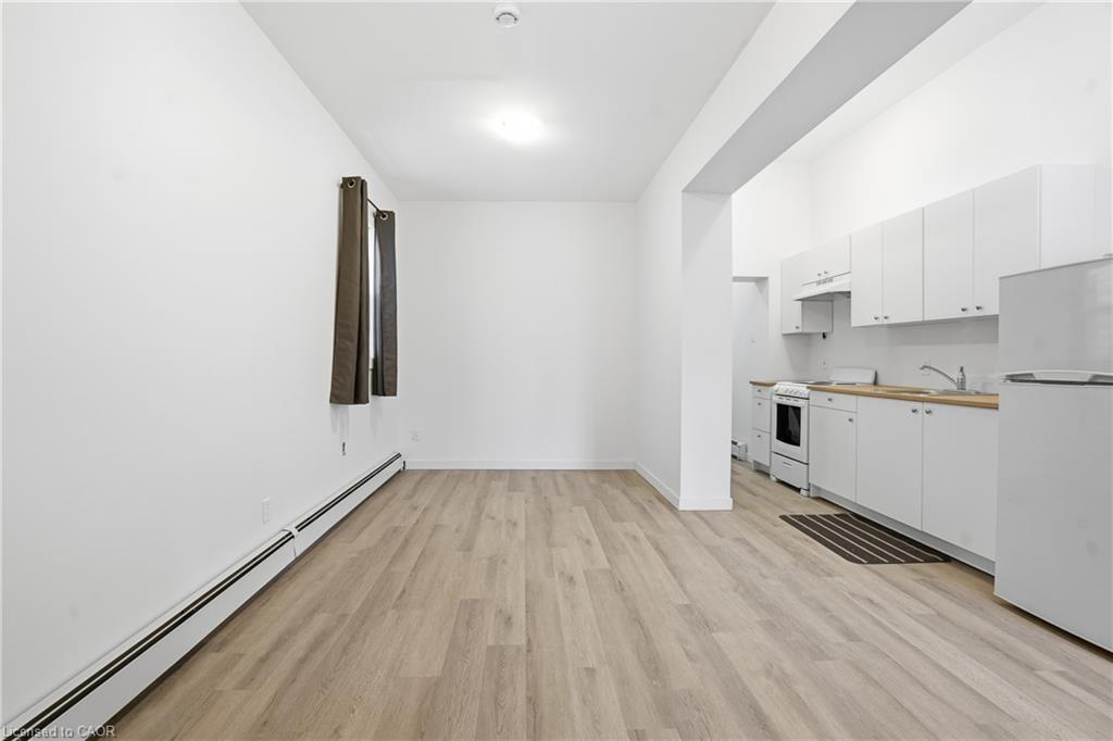 14 Avenue Place Property Photo 10