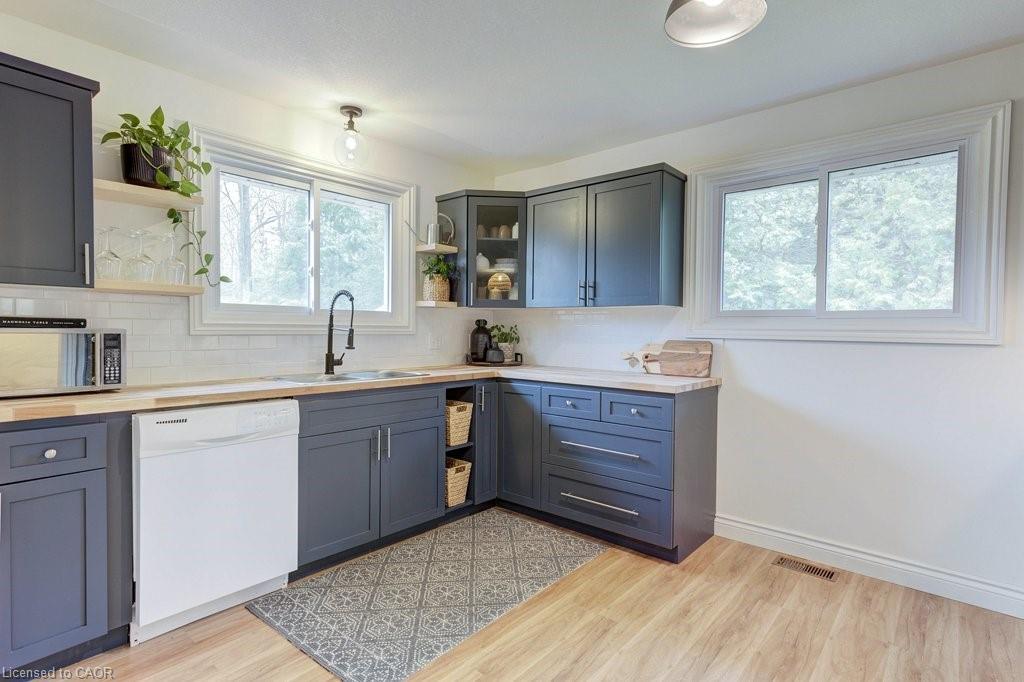 122 Hemlock Street Property Photo 16