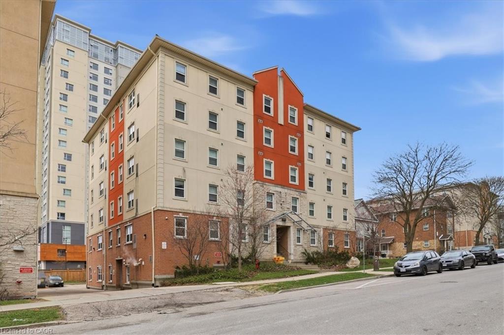 401-253 Lester Street Property Photo 1