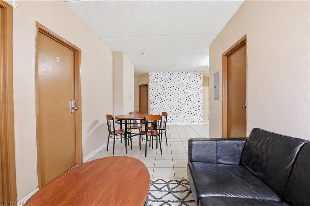 401-253 Lester Street Property Photo 14