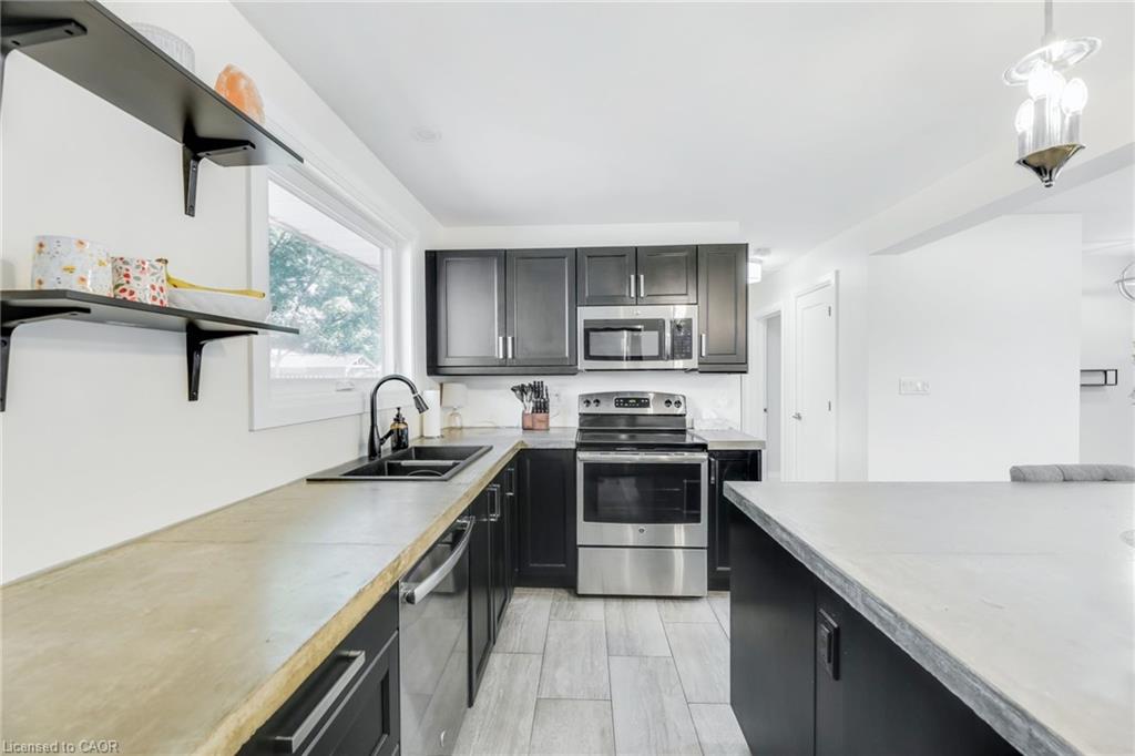 18 Tweedsmuir Avenue Property Photo 8
