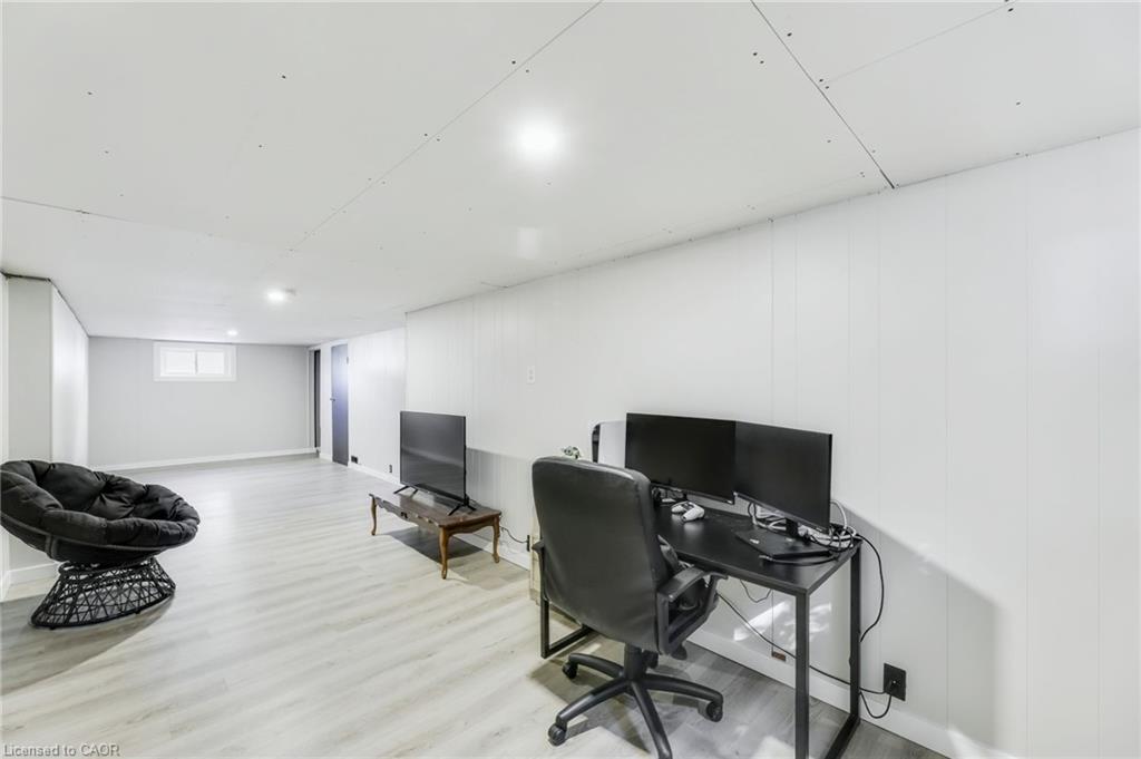 18 Tweedsmuir Avenue Property Photo 18