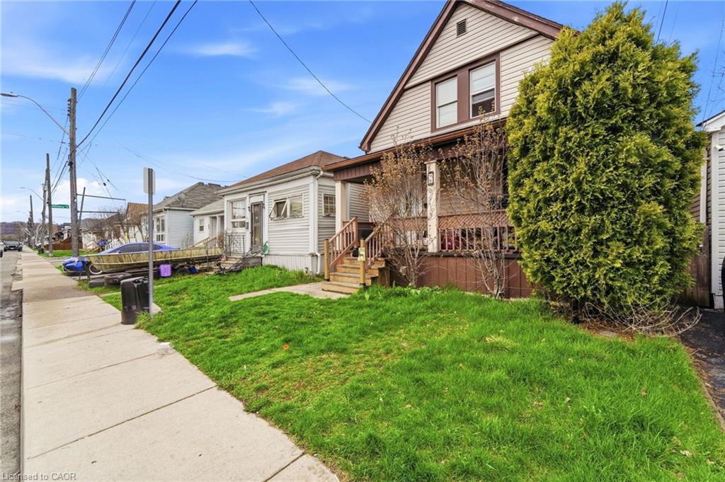 99 Robins Avenue Property Photo 3