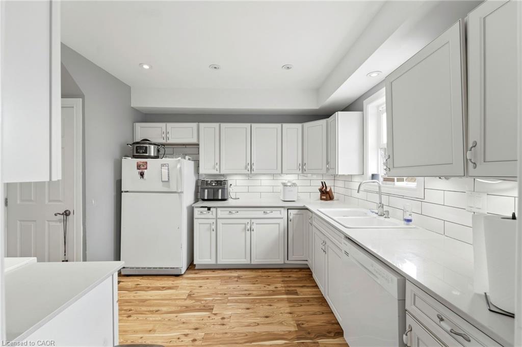 99 Robins Avenue Property Photo 8