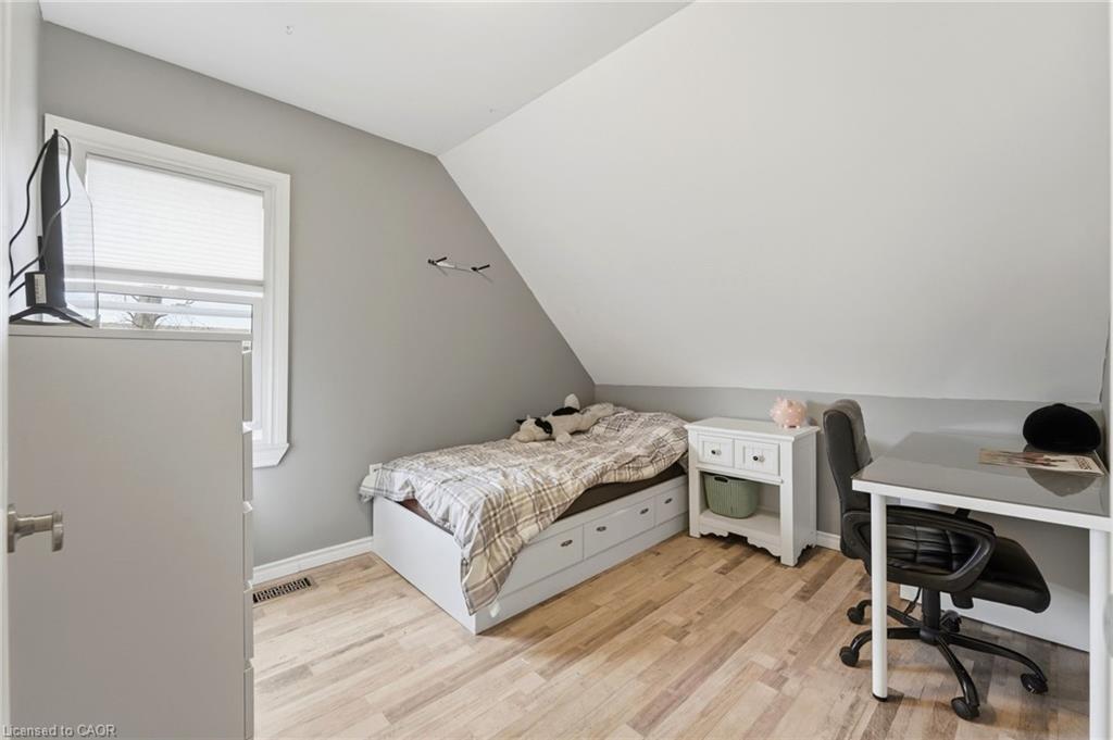 99 Robins Avenue Property Photo 20