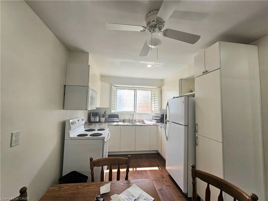 6-161 Berkindale Drive Property Photo 7