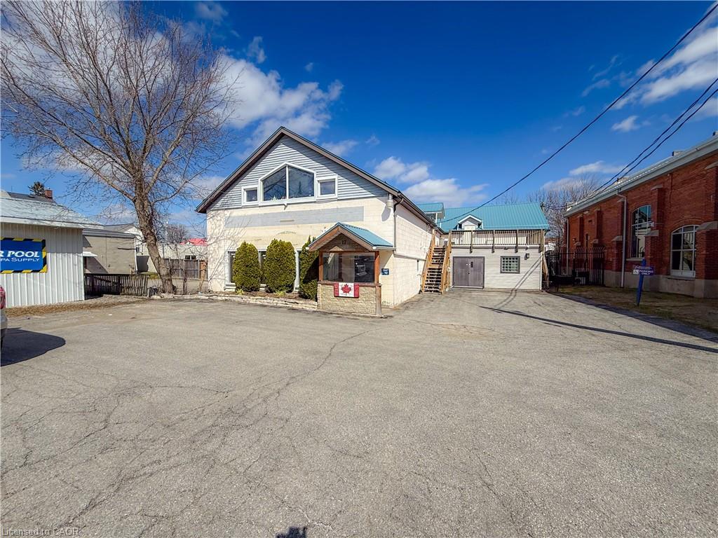 17 Talbot Street N Property Photo 1