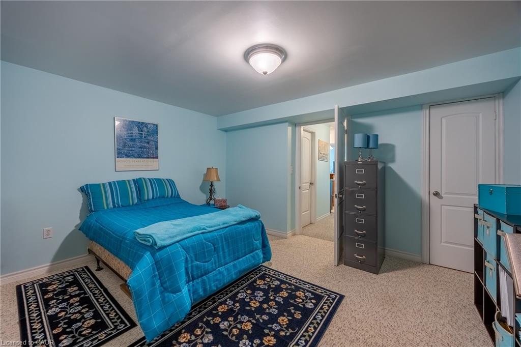 8-93 Elmhurst Avenue Property Photo 21