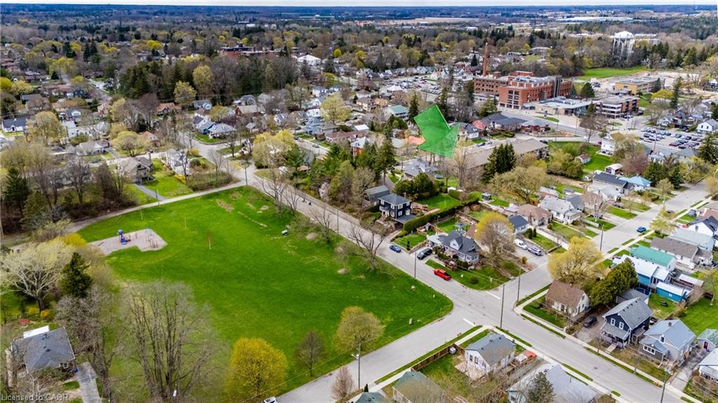 8-93 Elmhurst Avenue Property Photo 31