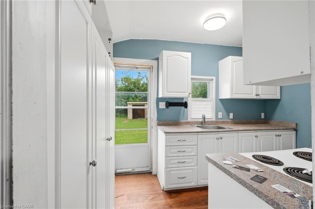 795 Third Avenue Property Photo 8