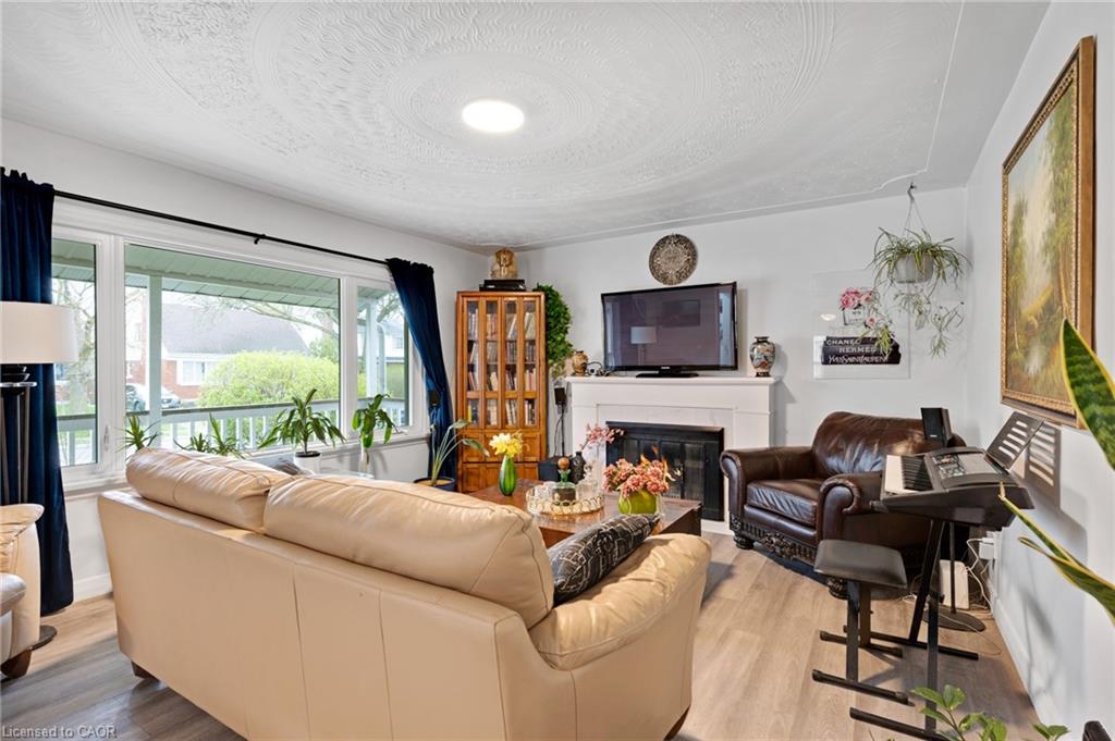 34 Christopher Drive Property Photo 6