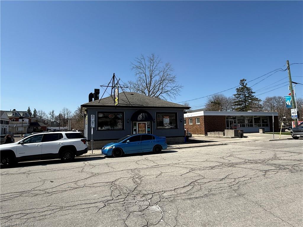 9 Main Street N Property Photo 2