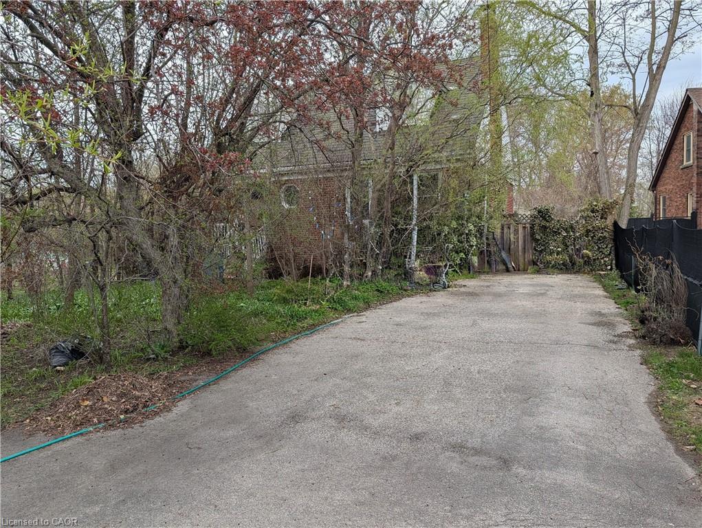 115 King Street E Property Photo 1