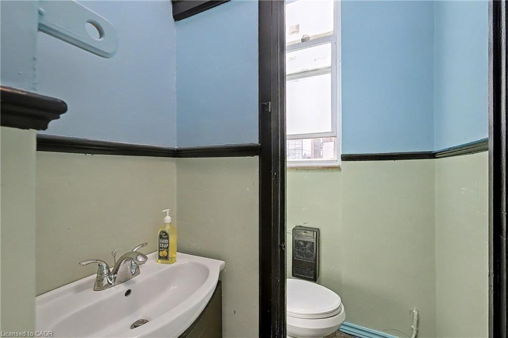 2-19 King Street E Property Photo 19