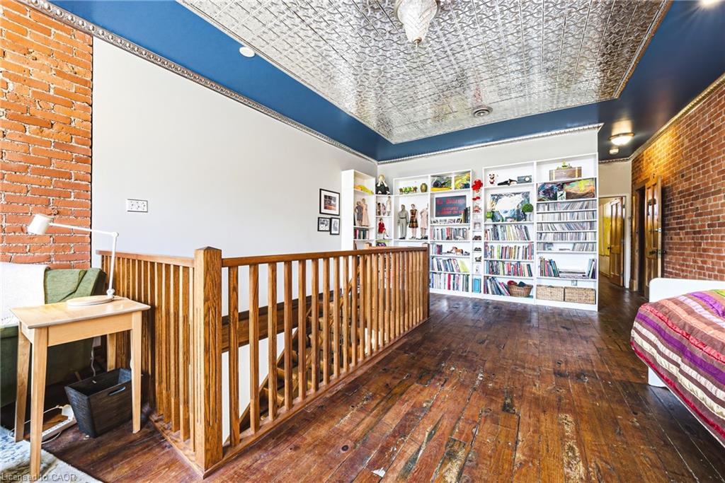 593 & 595 King Street E Property Photo 16