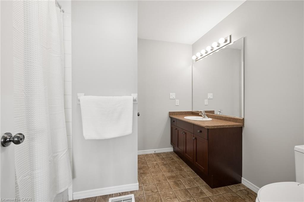 951 Zeller Crescent Property Photo 21