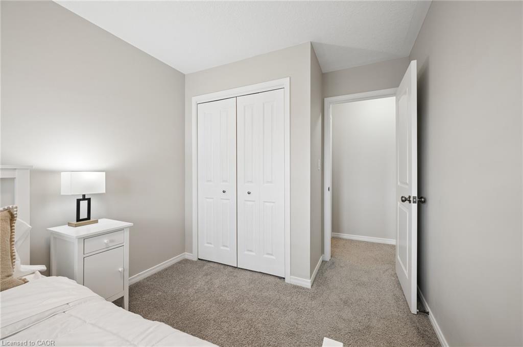 951 Zeller Crescent Property Photo 24