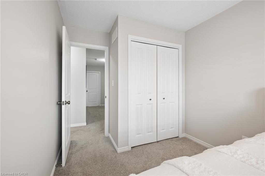 951 Zeller Crescent Property Photo 26