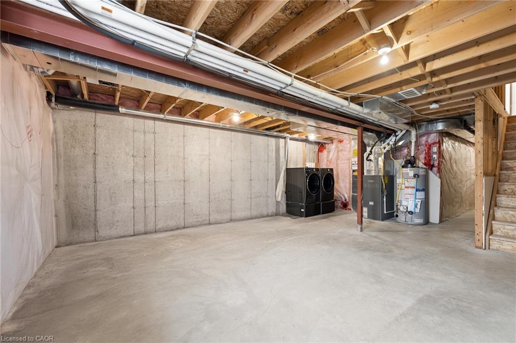 951 Zeller Crescent Property Photo 27
